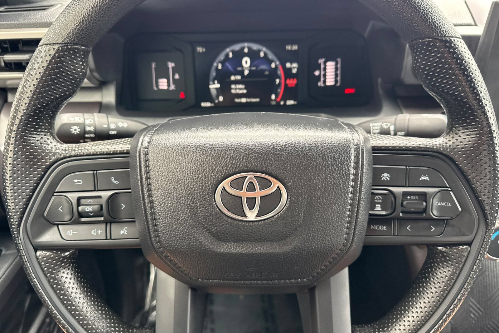 Certified 2025 Toyota Tacoma SR5 AWD/4WD image 22