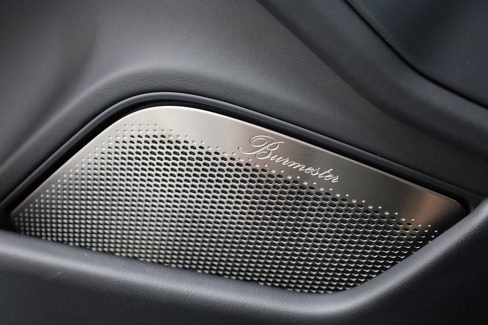 New 2025 Porsche Taycan Turbo image 17