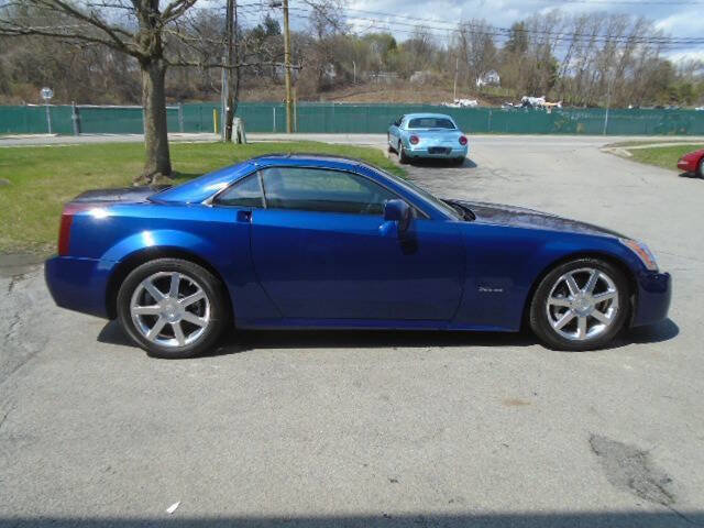Used 2007 Cadillac XLR RWD image 9