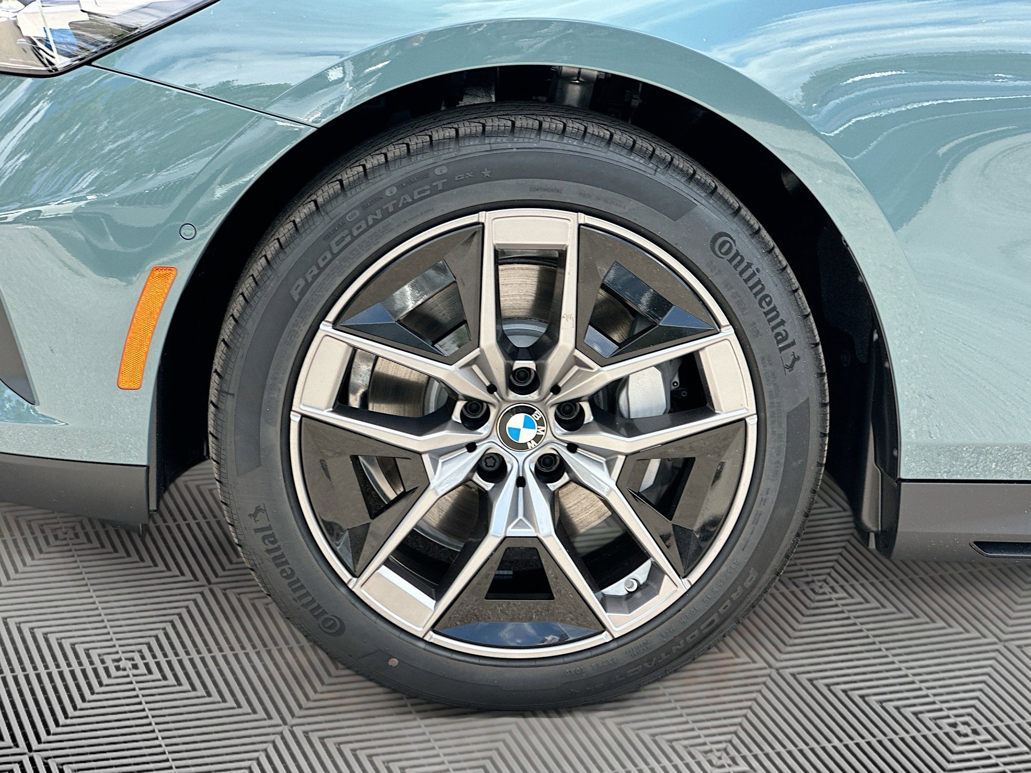 New 2026 BMW 530i 530i w/ Convenience Package image 26