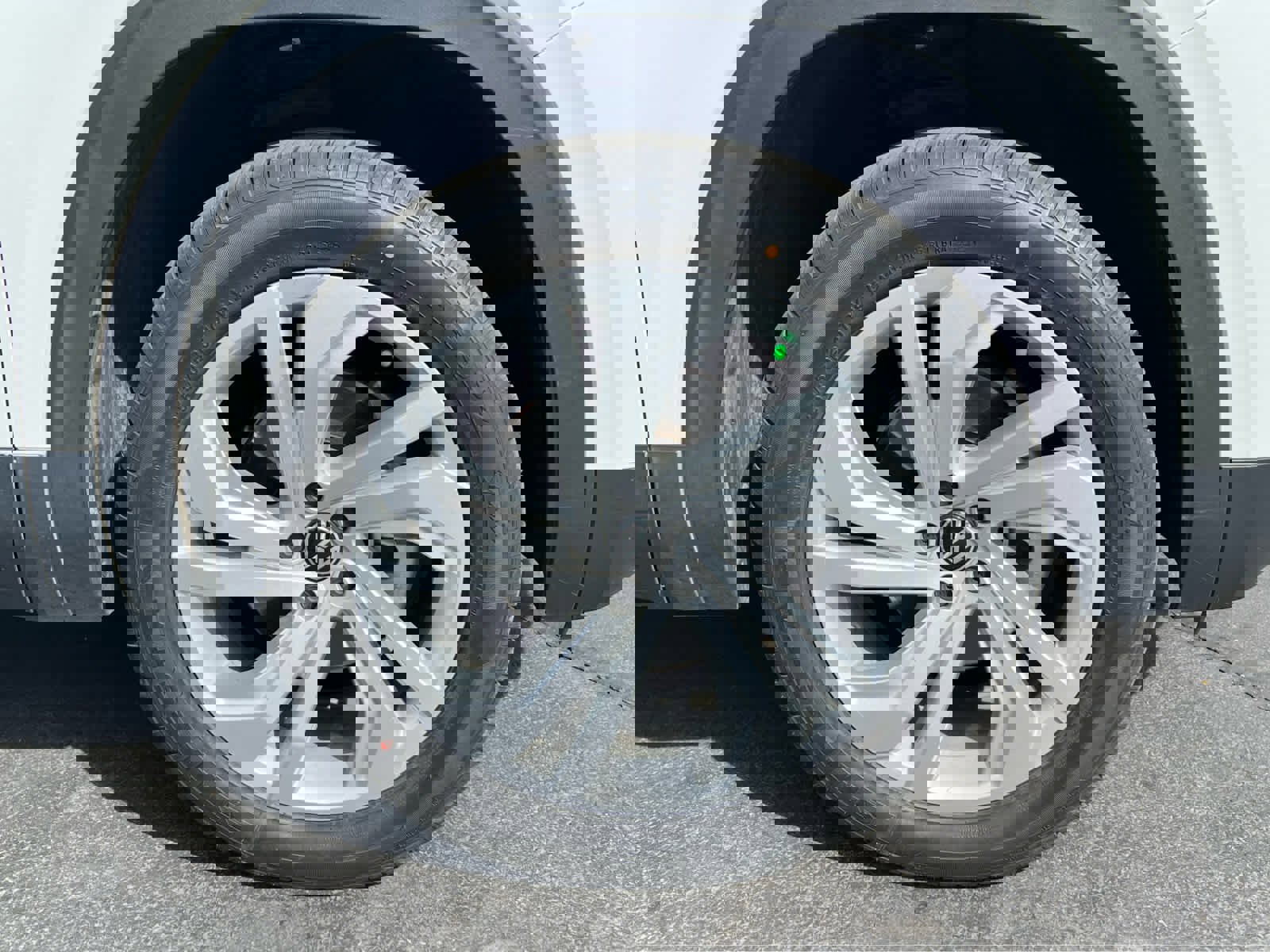 Used 2023 Volkswagen Atlas SE image 16