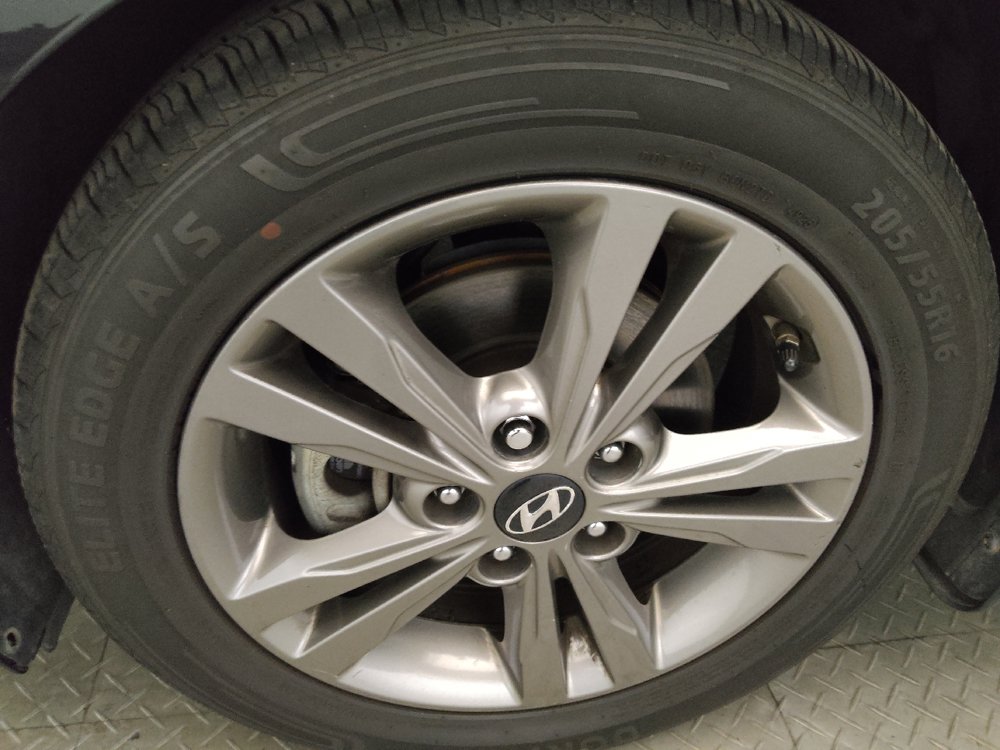 Used 2018 Hyundai Elantra SEL FWD image 31