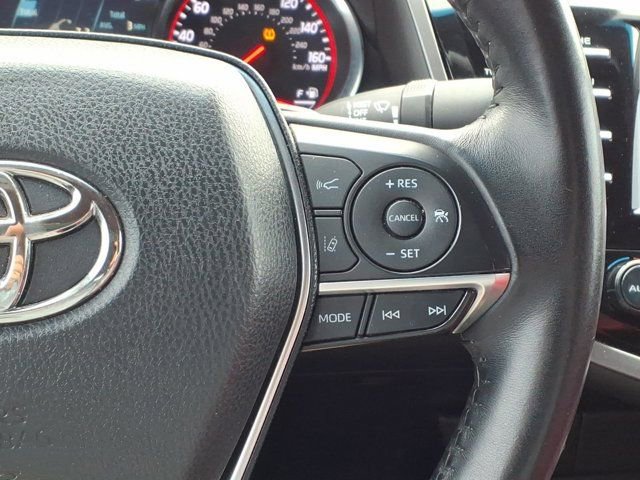 Used 2018 Toyota Camry XSE FWD image 18