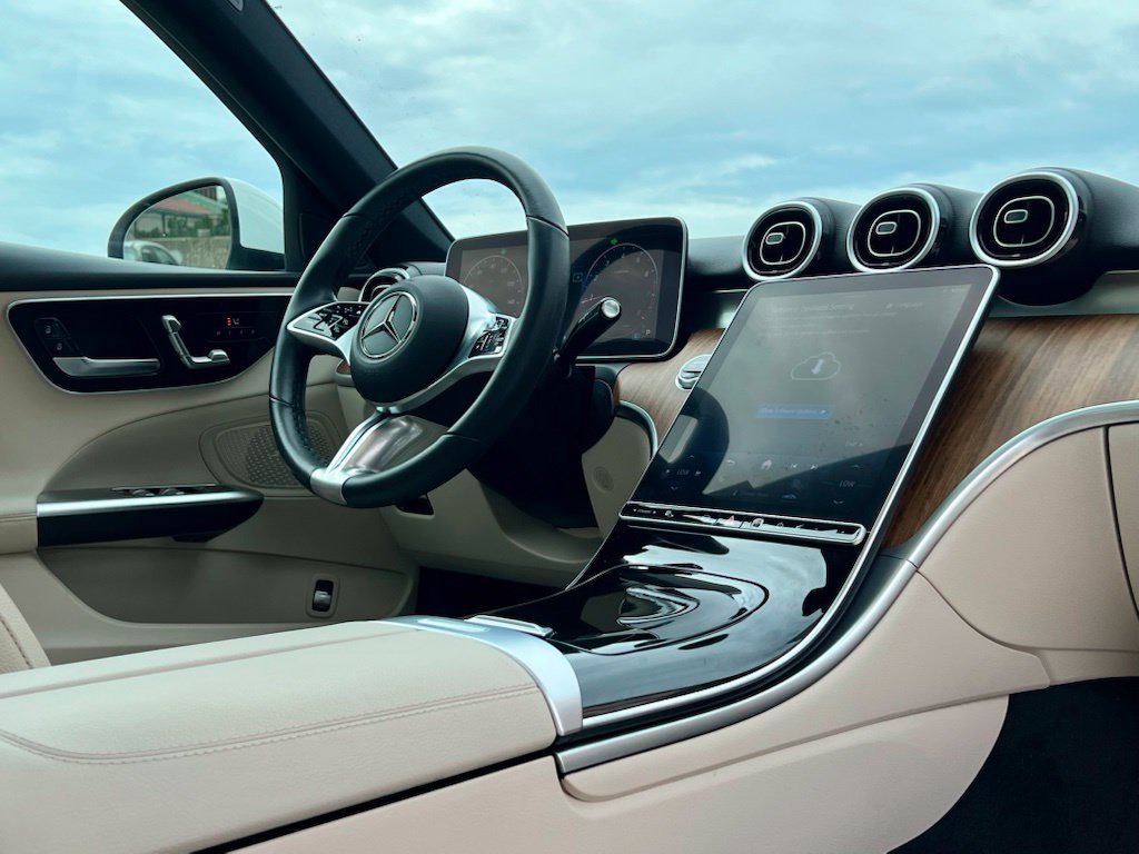 Certified 2023 Mercedes-Benz C 300 4MATIC Sedan image 17