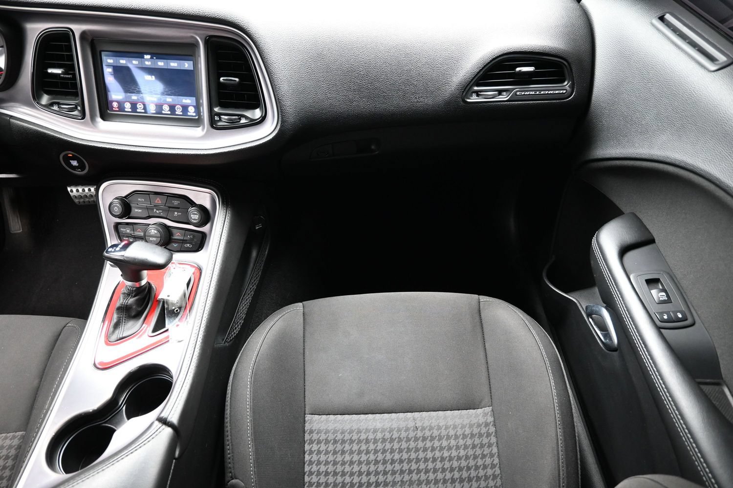 Used 2019 Dodge Challenger R/T w/ Driver Convenience Group RWD image 37