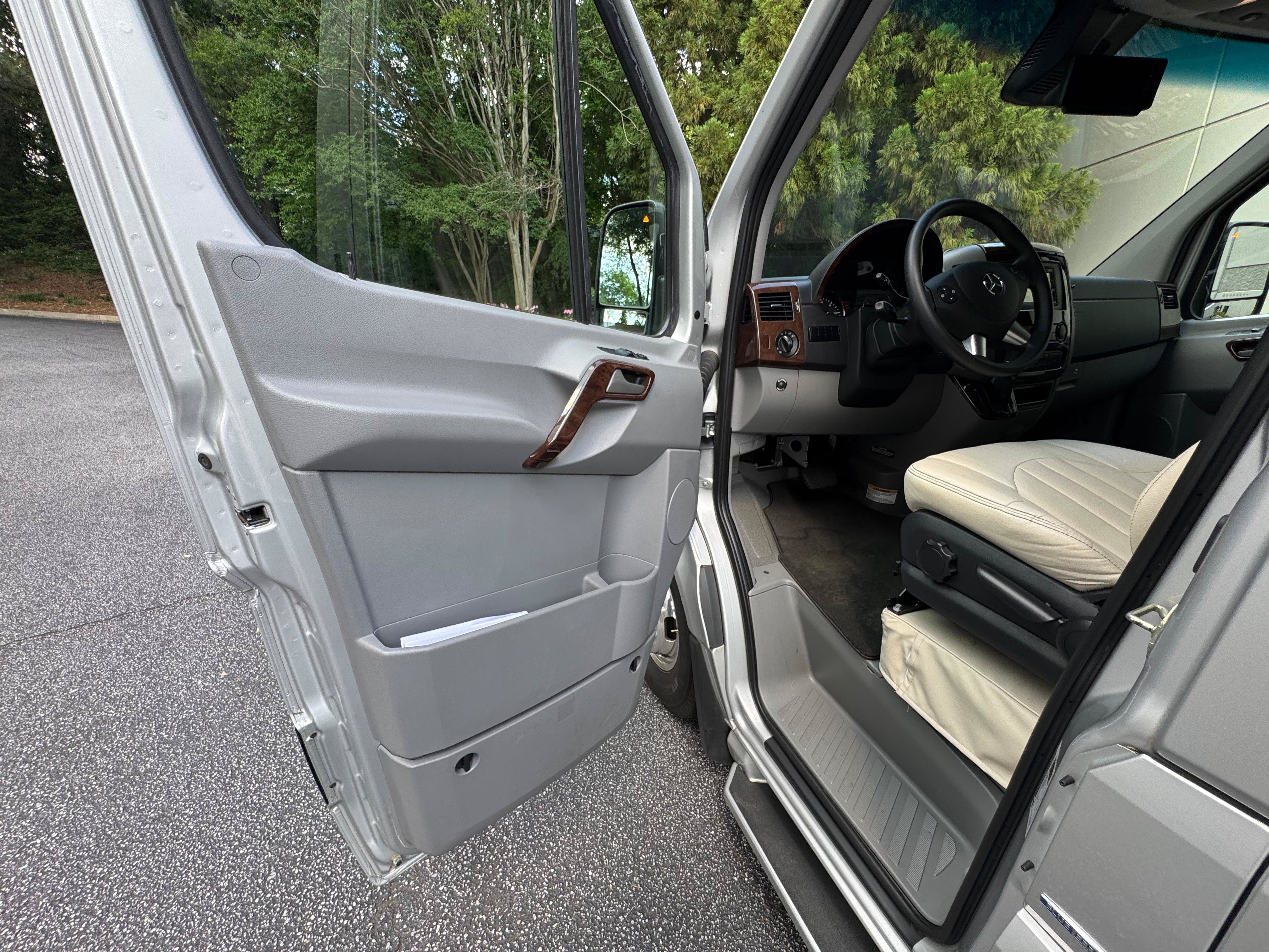Used 2015 Mercedes-Benz Sprinter 3500 image 22