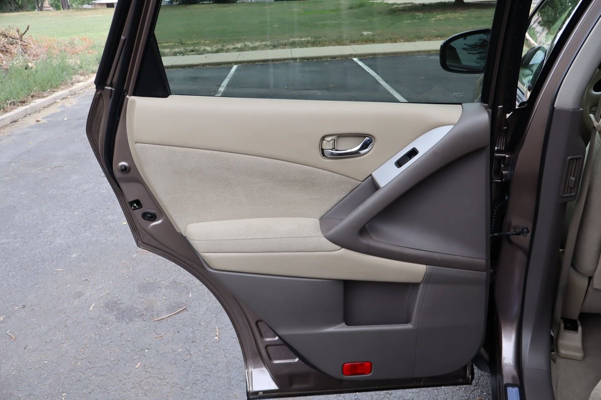 Used 2012 Nissan Murano SV AWD/4WD image 24