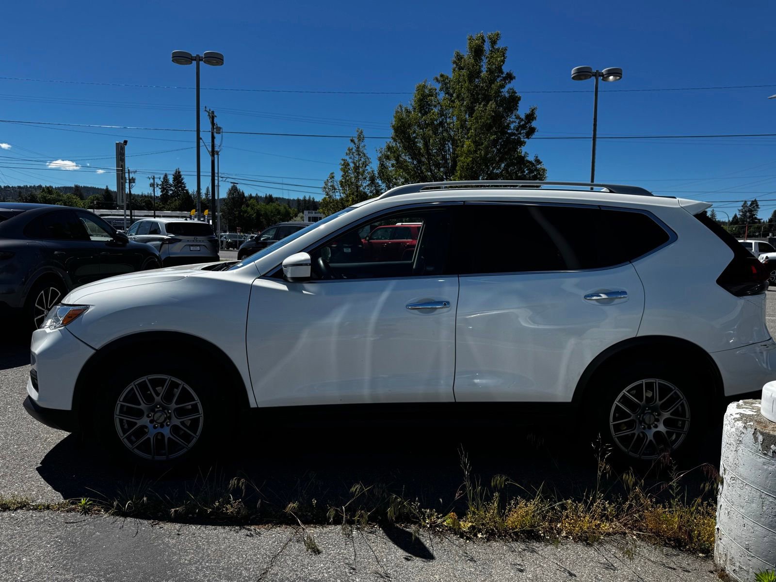 Used 2020 Nissan Rogue S FWD image 9