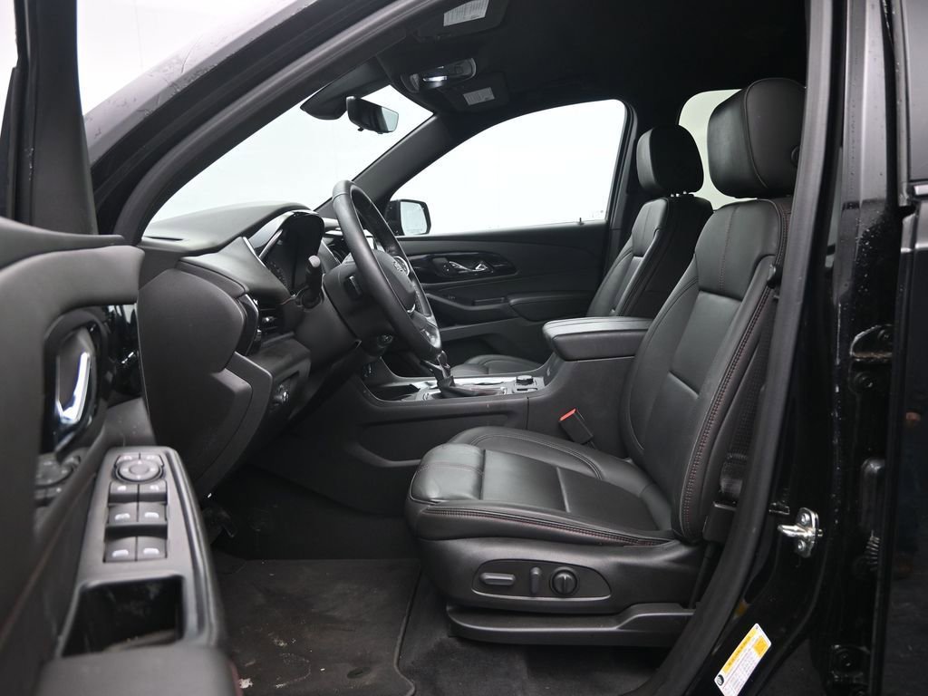Used 2023 Chevrolet Traverse RS image 25