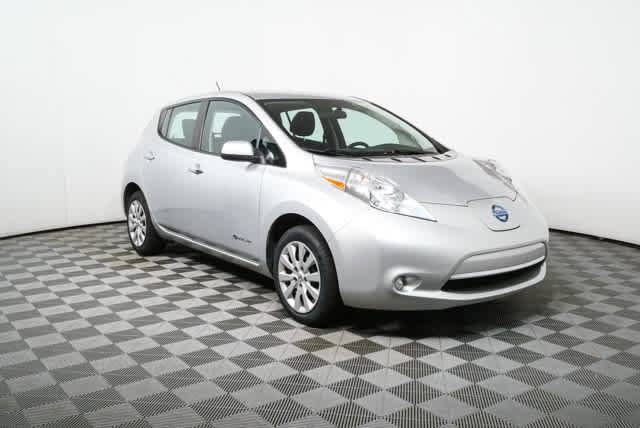 Used 2017 Nissan Leaf S w/ Charge Package FWD image 1