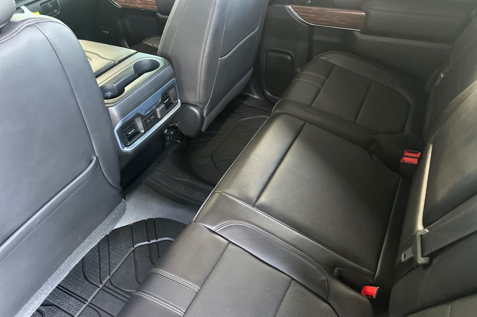 Used 2022 Chevrolet Silverado 2500 High Country w/ Z71 Off-Road Package AWD/4WD image 4