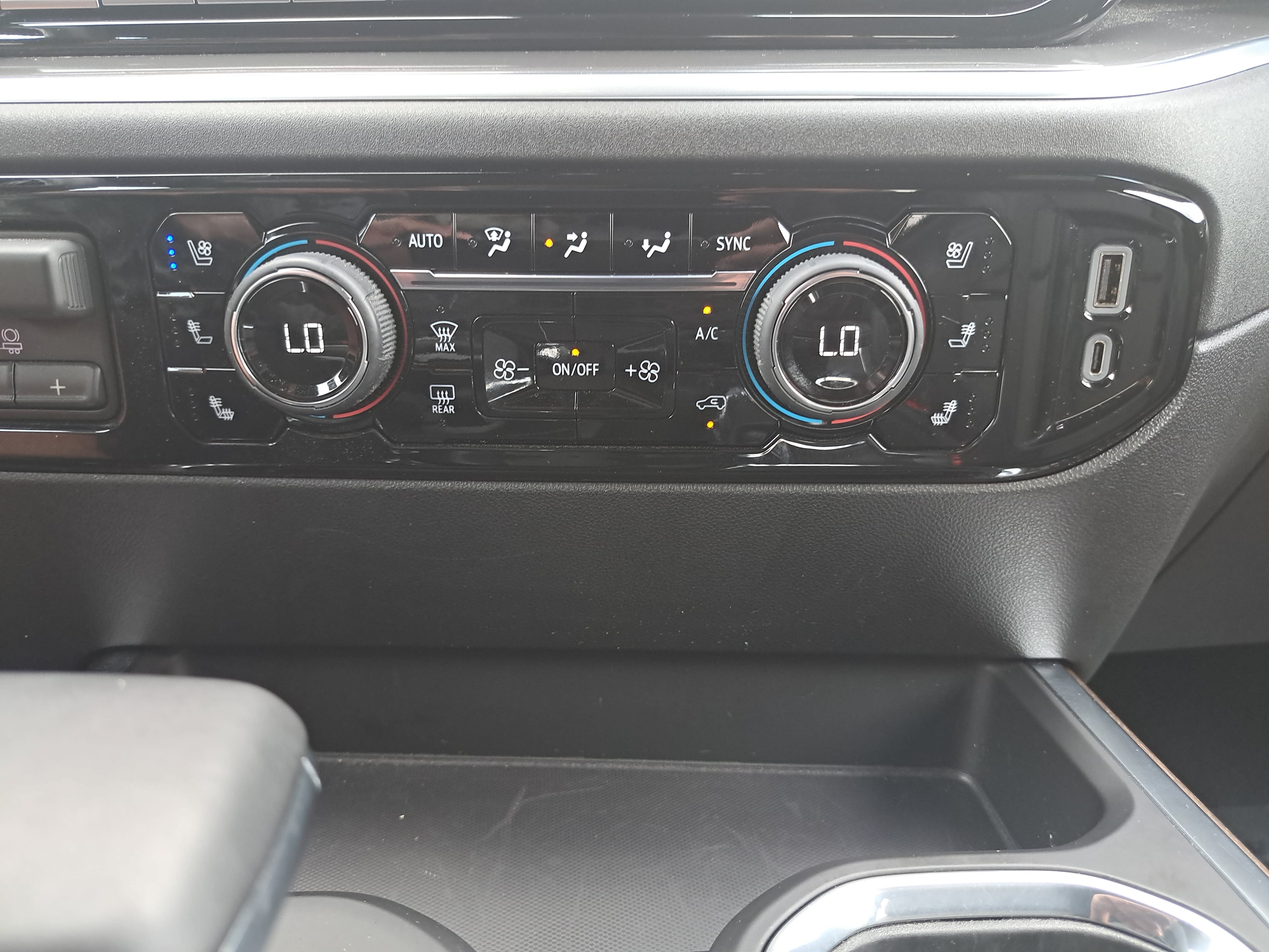 Used 2026 Chevrolet Silverado 1500 High Country w/ High Country Premium Package AWD/4WD image 20
