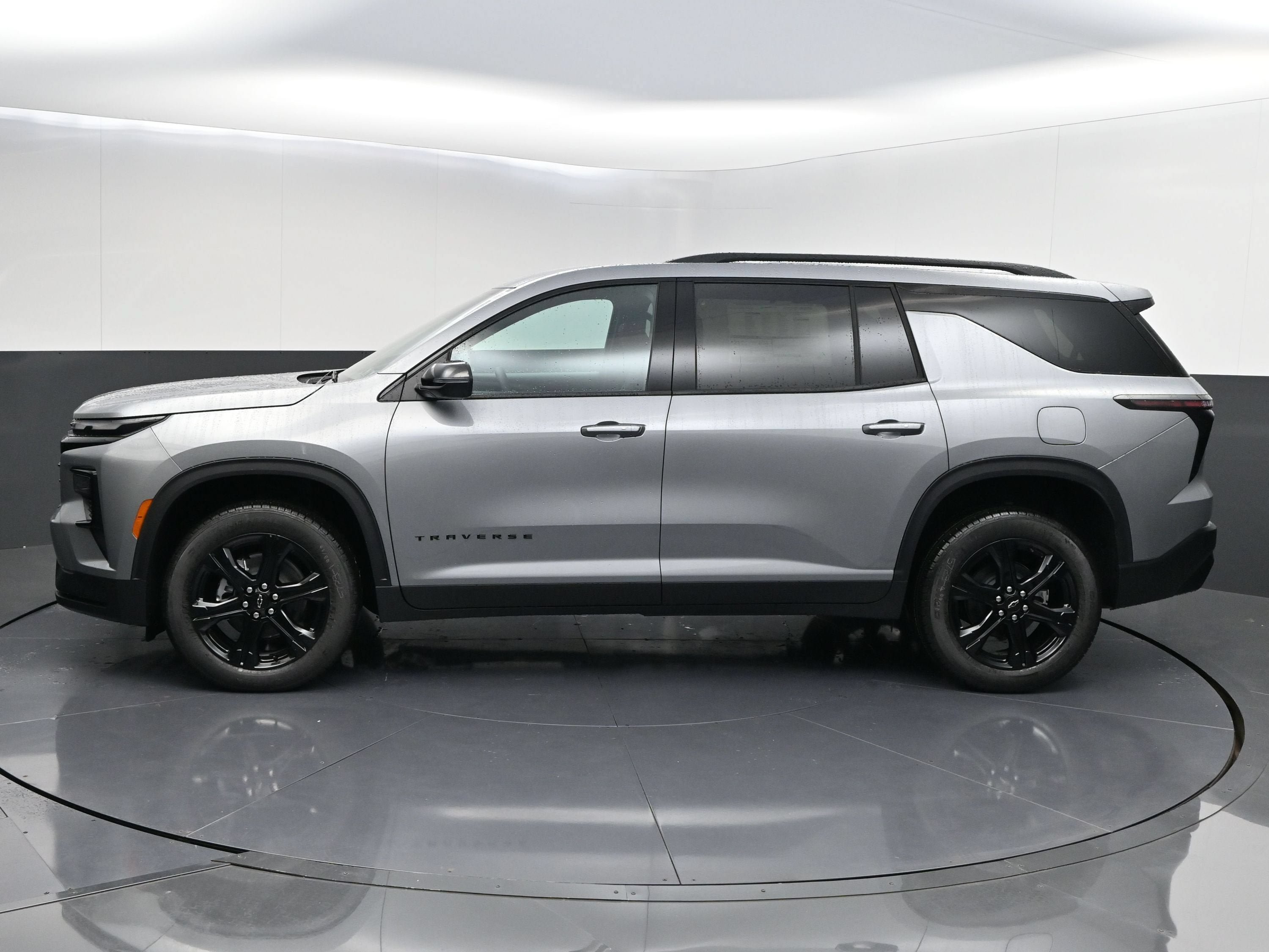 New 2027 Chevrolet Traverse LT w/ Midnight/Sport Edition AWD/4WD image 5