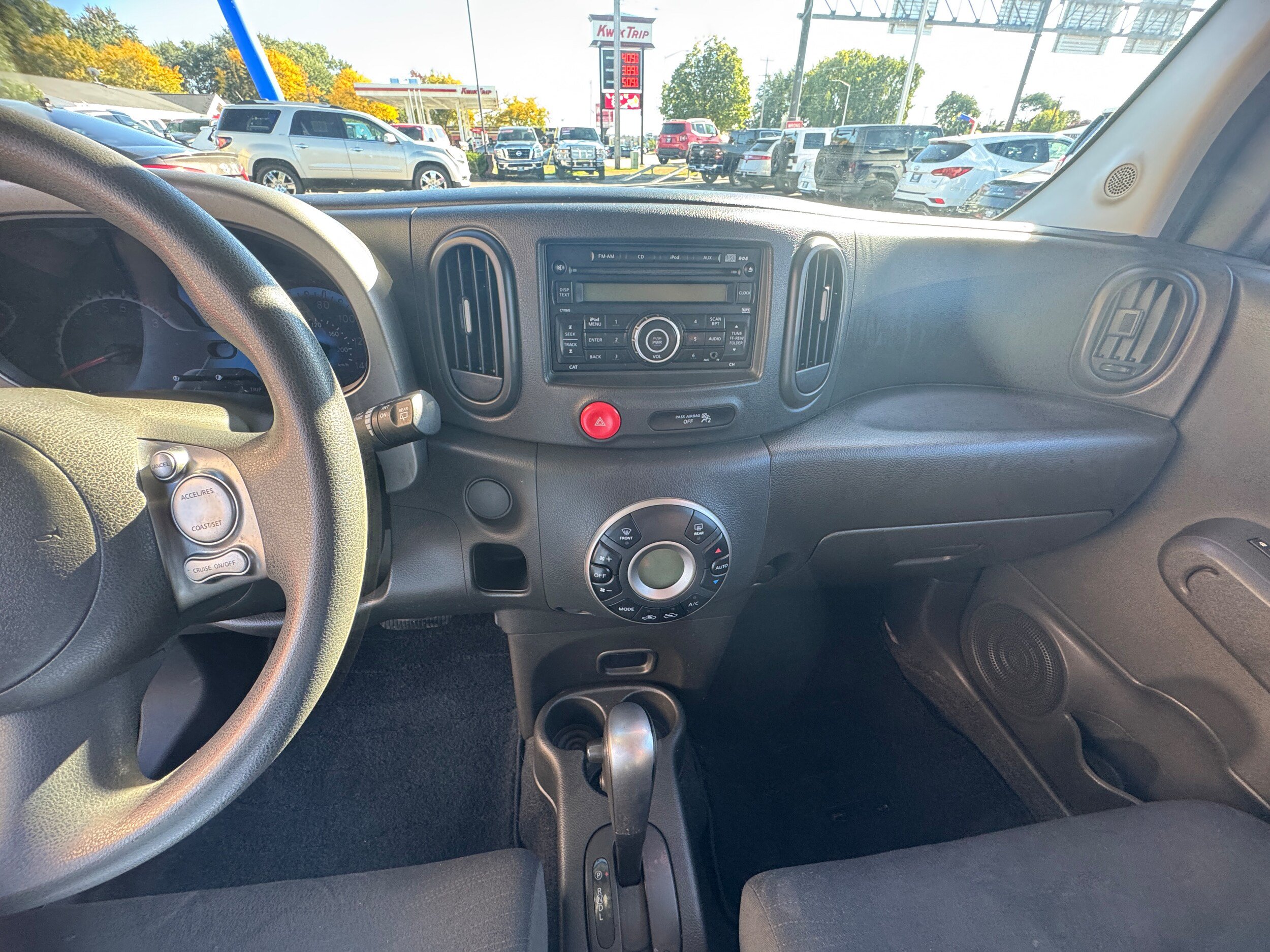 Used 2009 Nissan Cube 1.8 SL w/ Interior Designer Pkg FWD image 7