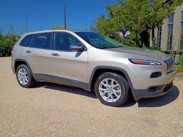 Used 2014 Jeep Cherokee Sport FWD image 14