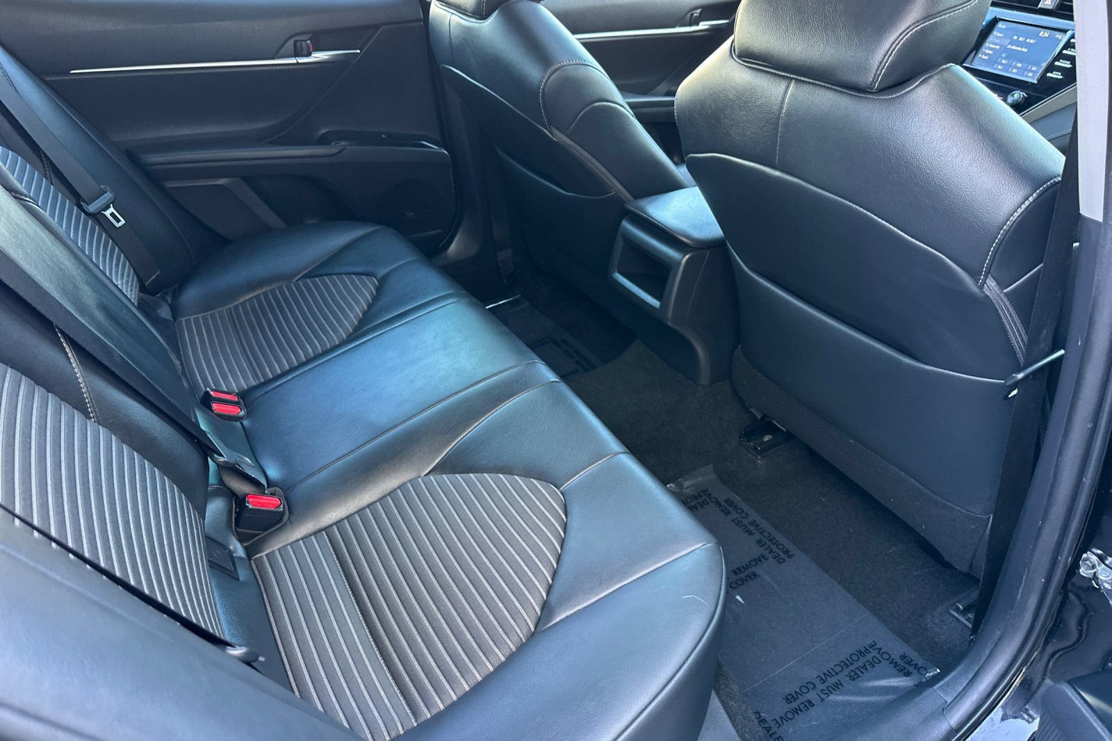 Used 2019 Toyota Camry SE FWD image 18