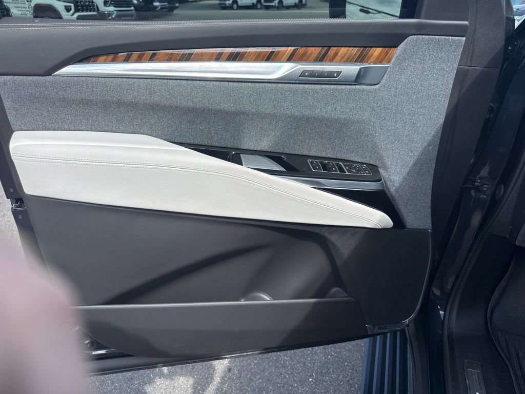 Used 2025 Cadillac Escalade Sport Platinum w/ LPO, Floor Liner Package AWD/4WD image 44