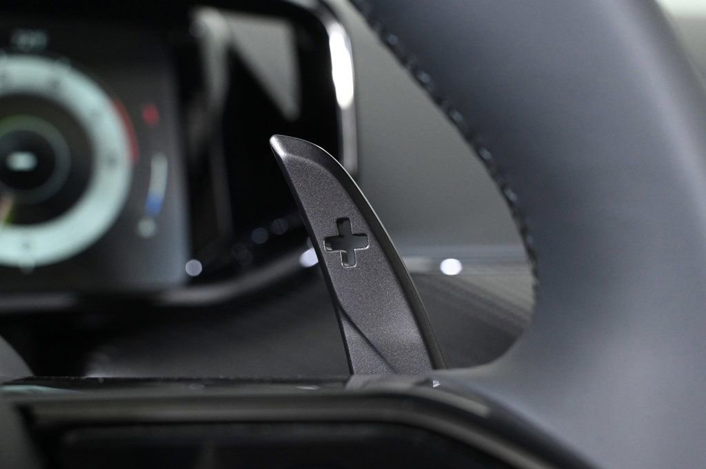 Used 2026 Aston Martin V8 Vantage S image 19