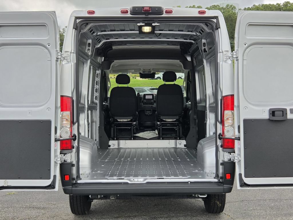 Used 2025 RAM ProMaster 1500 w/ Convenience Group FWD image 11
