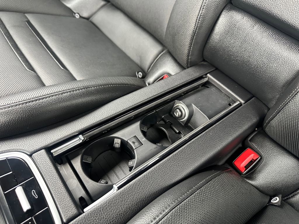 Used 2019 Porsche Panamera 4 image 31