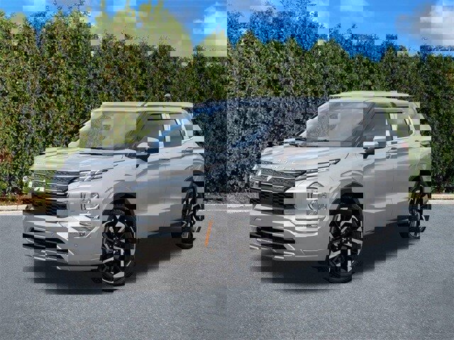Used 2023 Mitsubishi Outlander SE