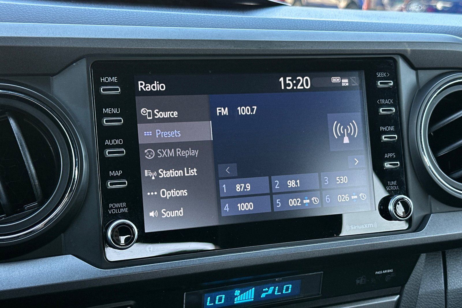 Used 2021 Toyota Tacoma TRD Sport w/ Technology Package image 16