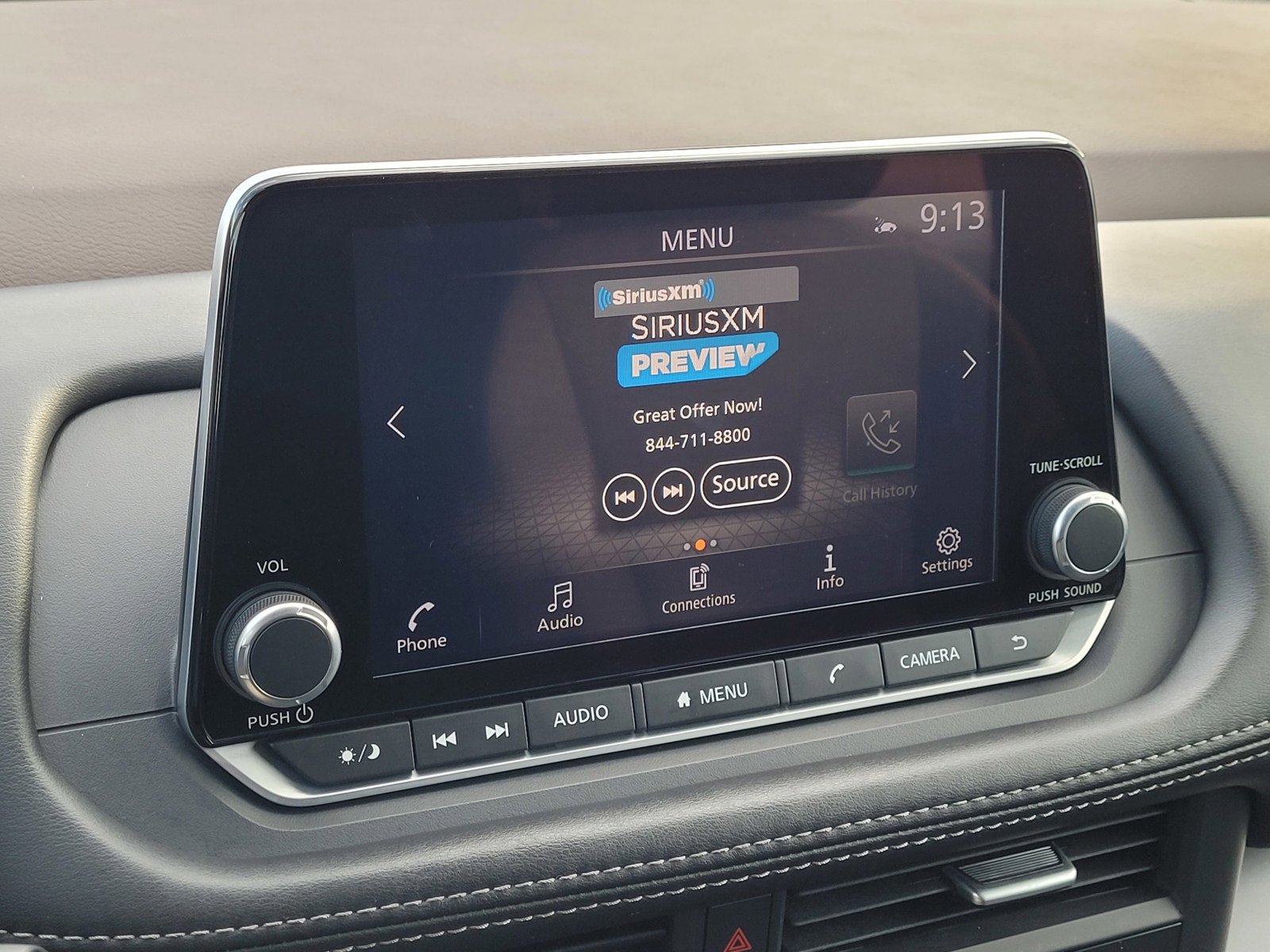 Used 2023 Nissan Rogue SV image 24