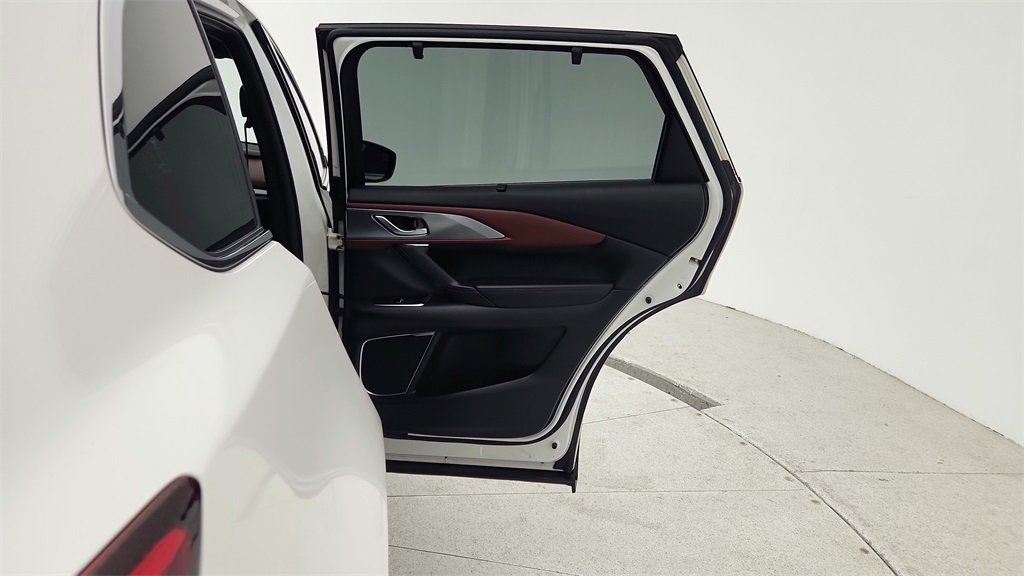 Used 2017 MAZDA CX-9 Signature image 34