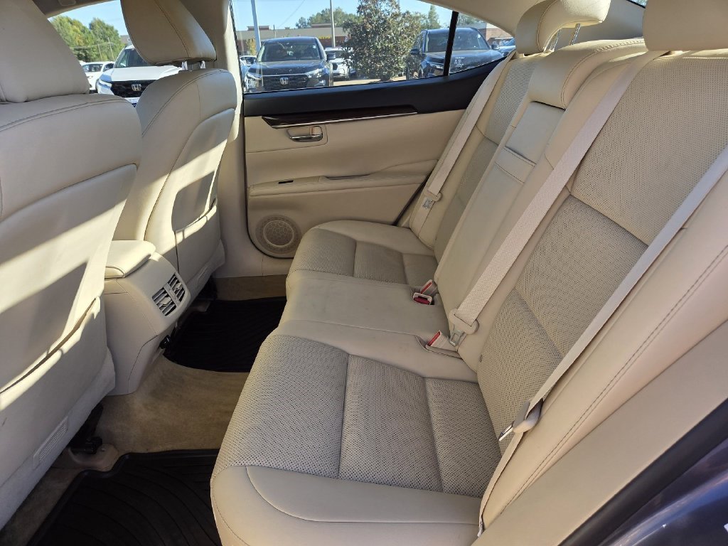 Used 2015 Lexus ES 350 w/ Premium Package FWD image 19