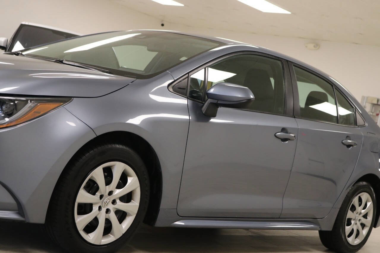 Used 2022 Toyota Corolla LE image 9