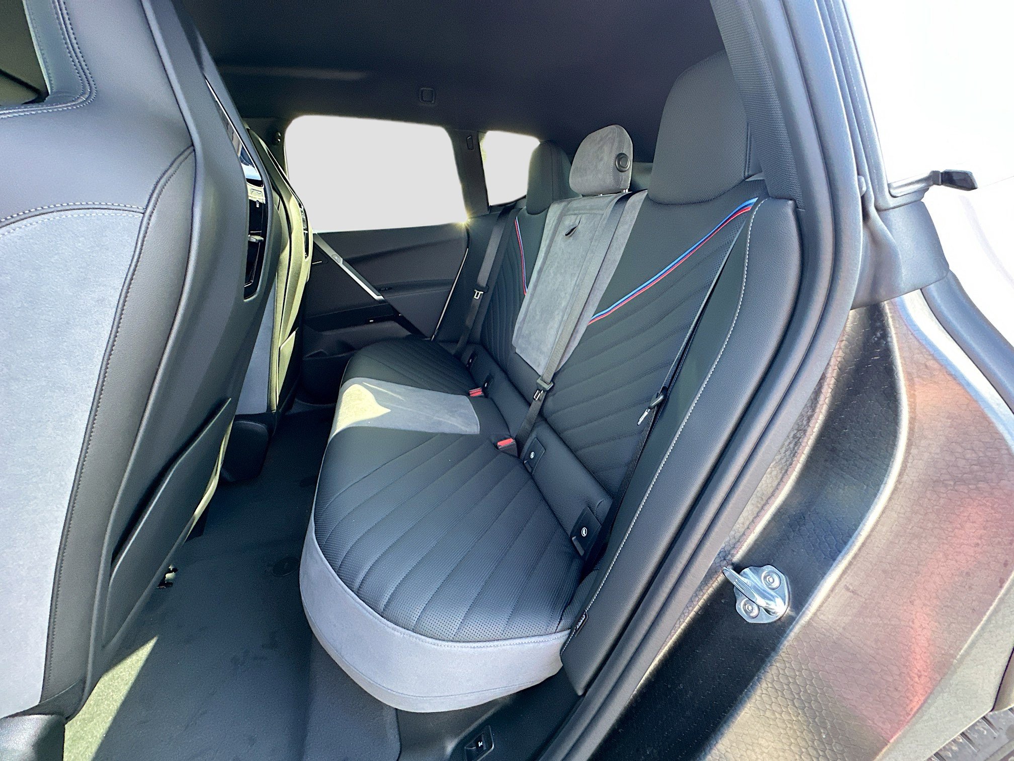 New 2026 BMW iX xDrive45 image 18