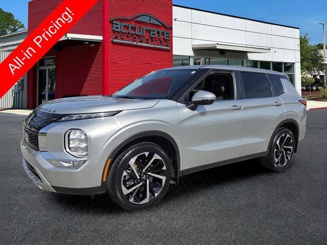 Used 2023 Mitsubishi Outlander SE FWD image 1