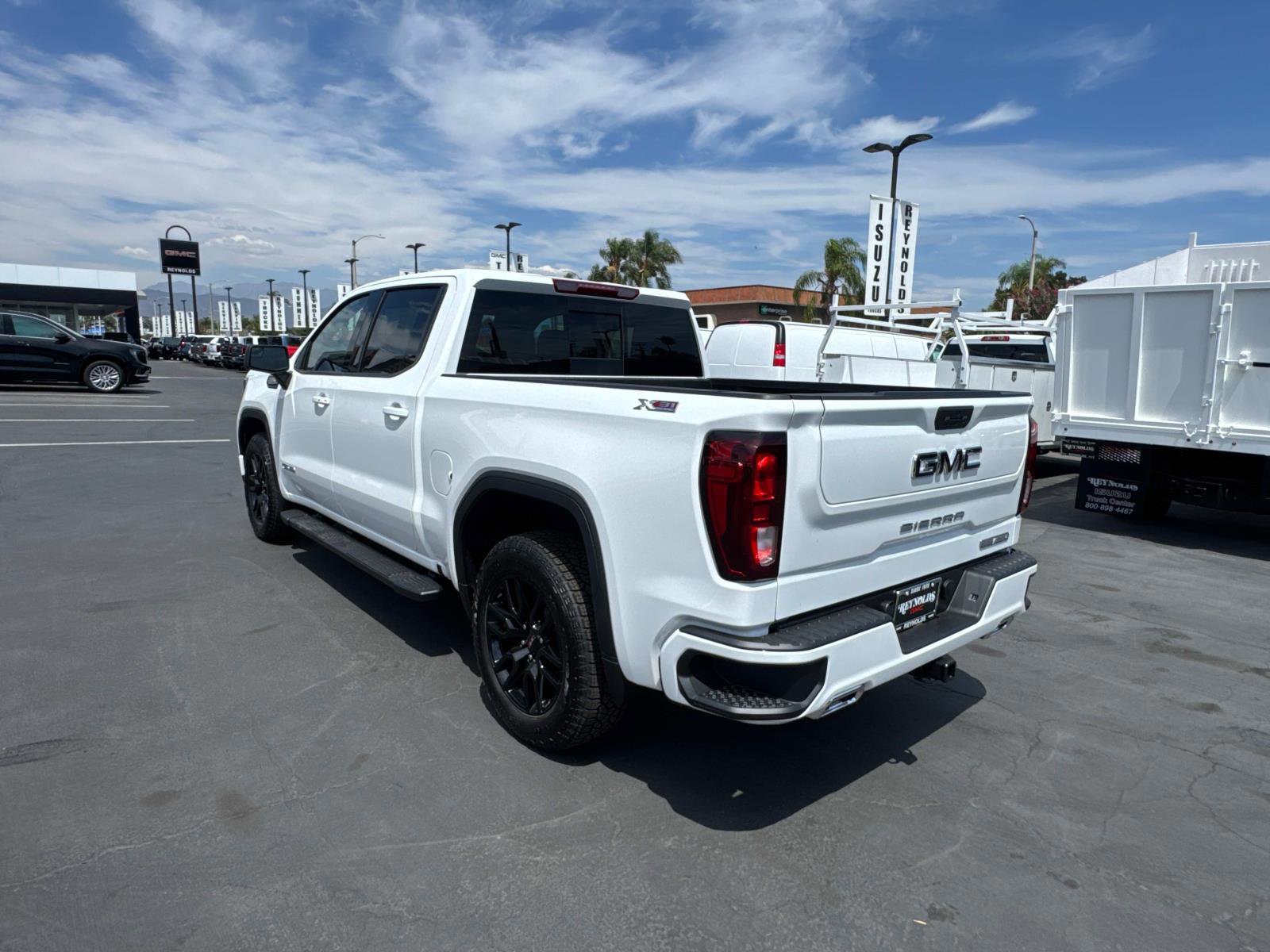 New 2026 GMC Sierra 1500 Elevation image 7