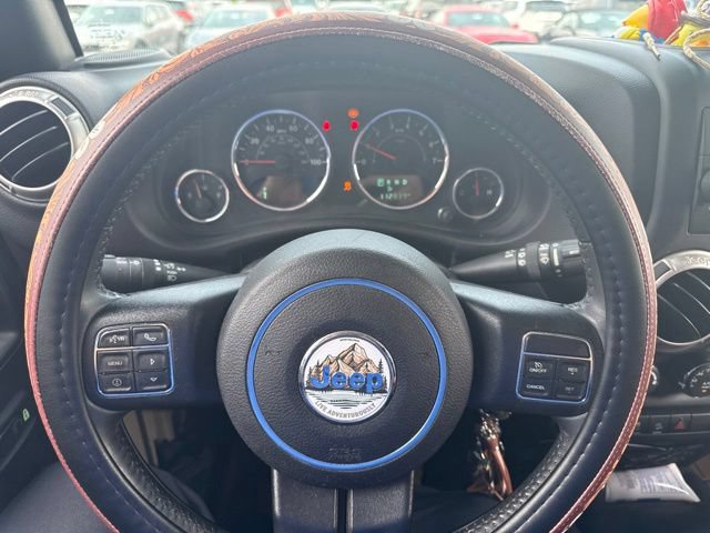 Used 2017 Jeep Wrangler Unlimited Sahara w/ Connectivity Group AWD/4WD image 10