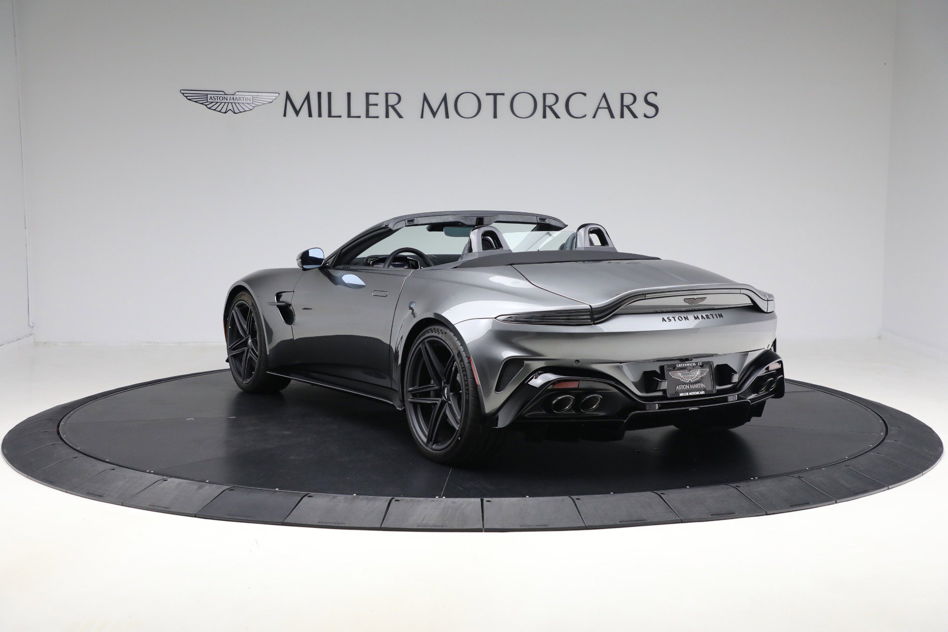 New 2026 Aston Martin V8 Vantage Roadster image 5