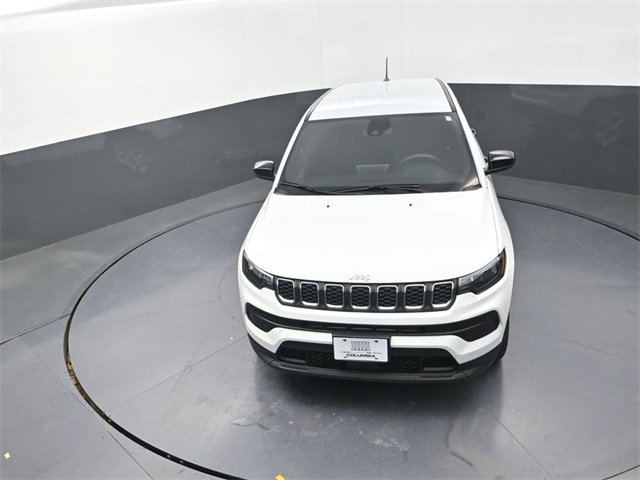 Used 2025 Jeep Compass Sport image 10
