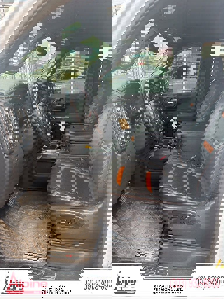 Used 2020 GMC Sierra 1500 AT4 w/ AT4 Premium Package AWD/4WD image 4