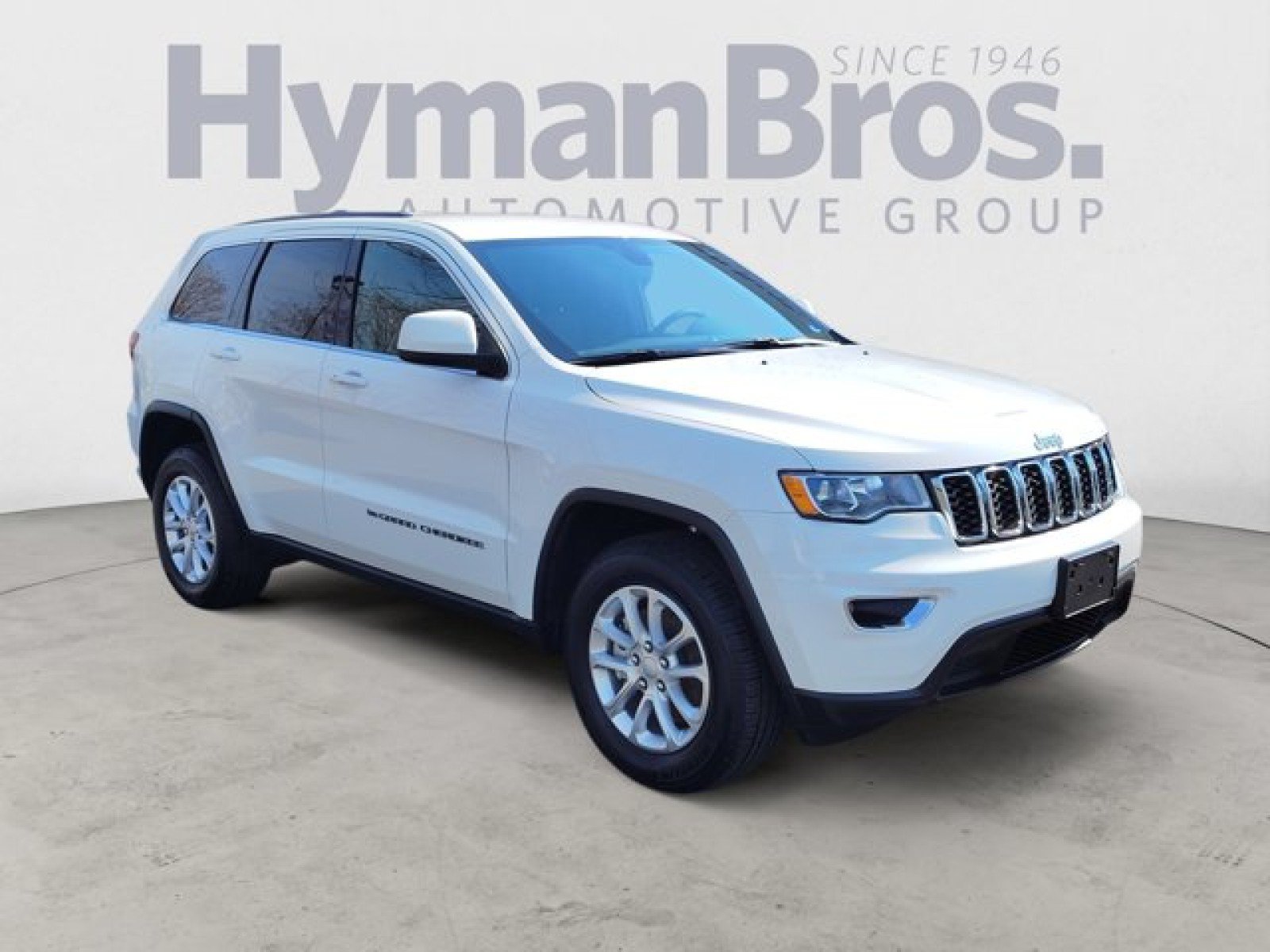 Used 2022 Jeep Grand Cherokee Laredo E AWD/4WD image 1