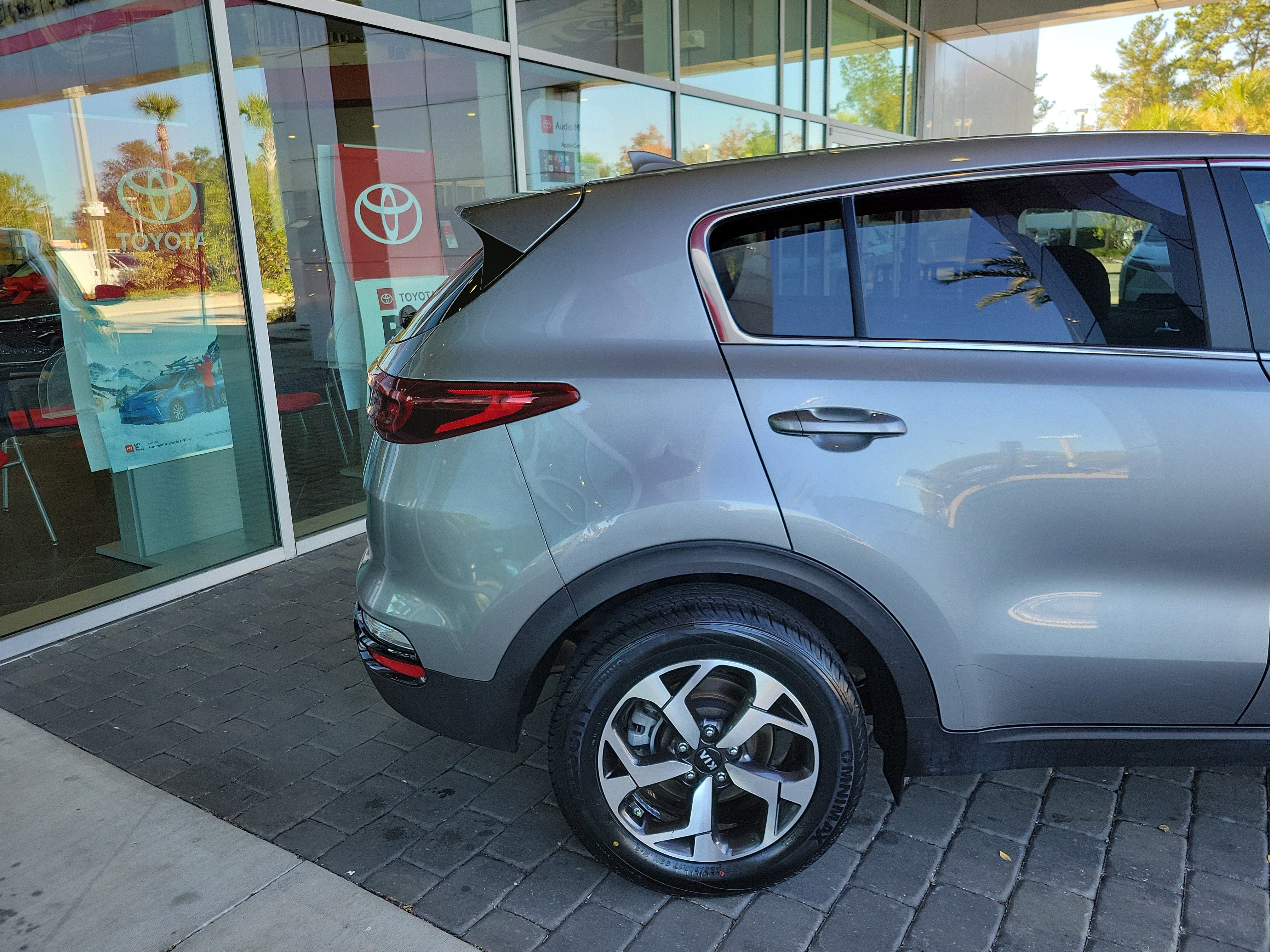 Used 2021 Kia Sportage LX image 6