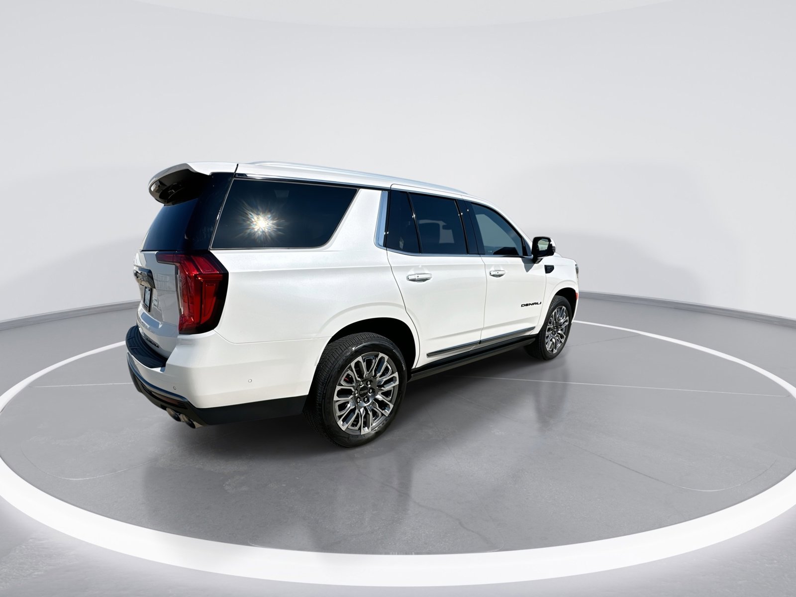 Used 2024 GMC Yukon Denali Ultimate image 8