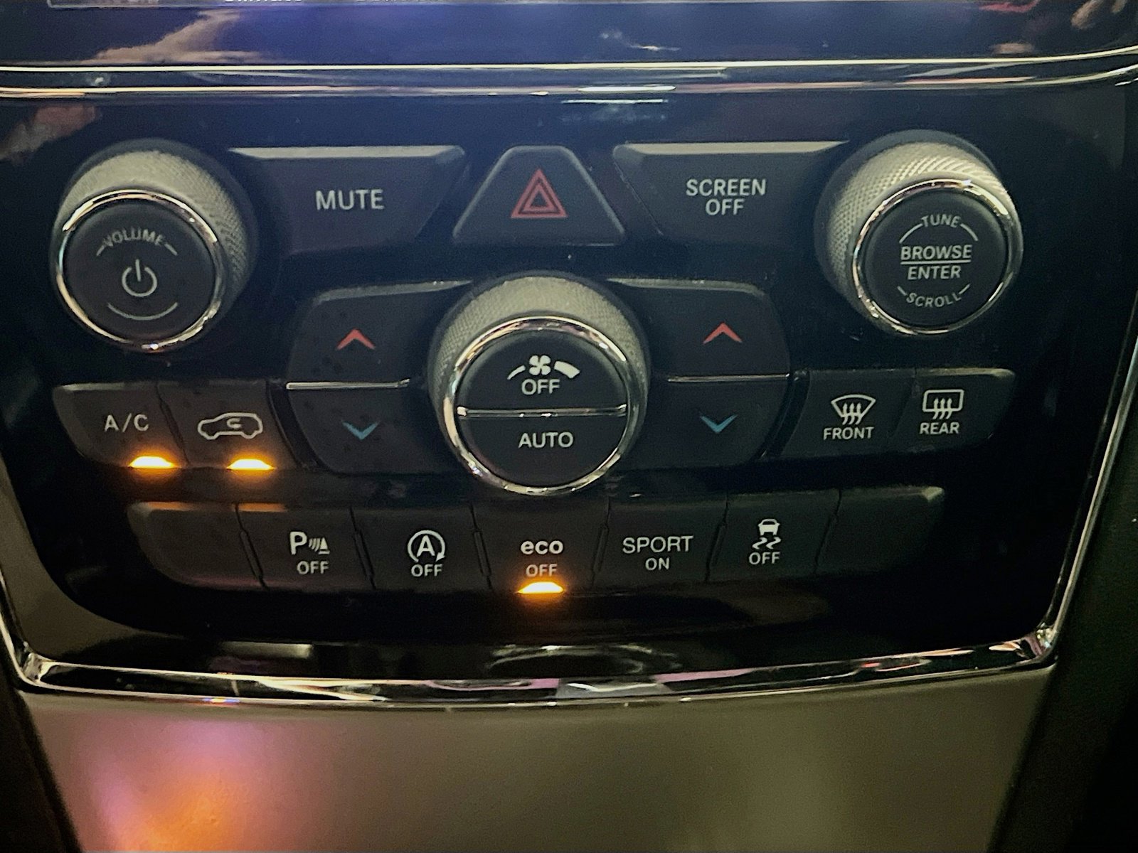 Used 2019 Jeep Grand Cherokee Trailhawk AWD/4WD image 12