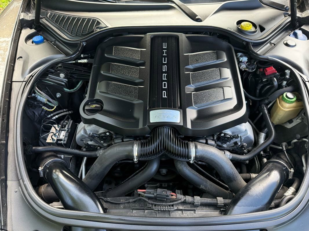 Used 2015 Porsche Panamera 4S image 46