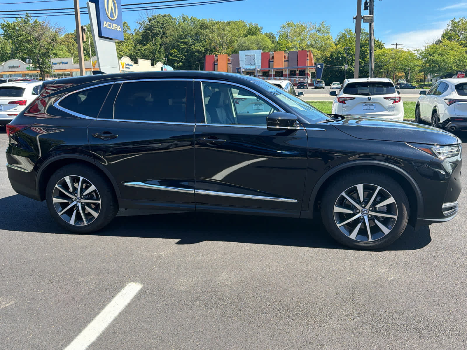 Used 2026 Acura MDX w/ Technology Package AWD/4WD image 3