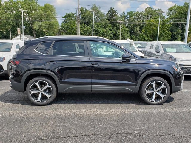 New 2025 Volkswagen Taos SEL image 2