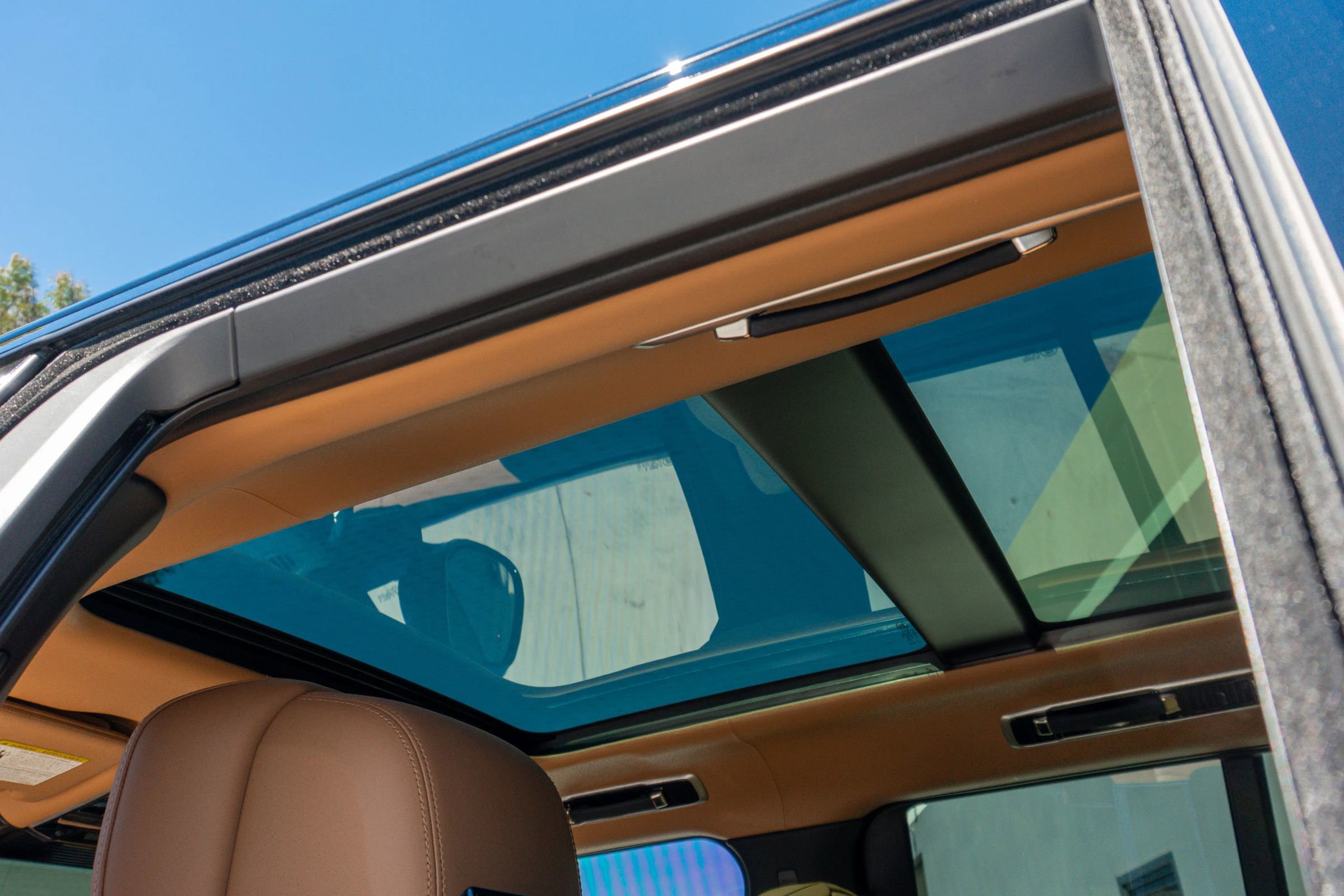 Used 2023 Land Rover Range Rover Autobiography image 55