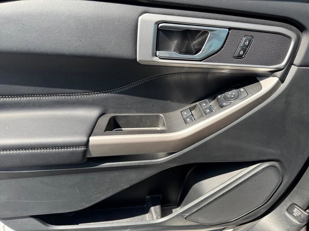 Used 2023 Ford Explorer XLT w/ Equipment Group 202A image 24