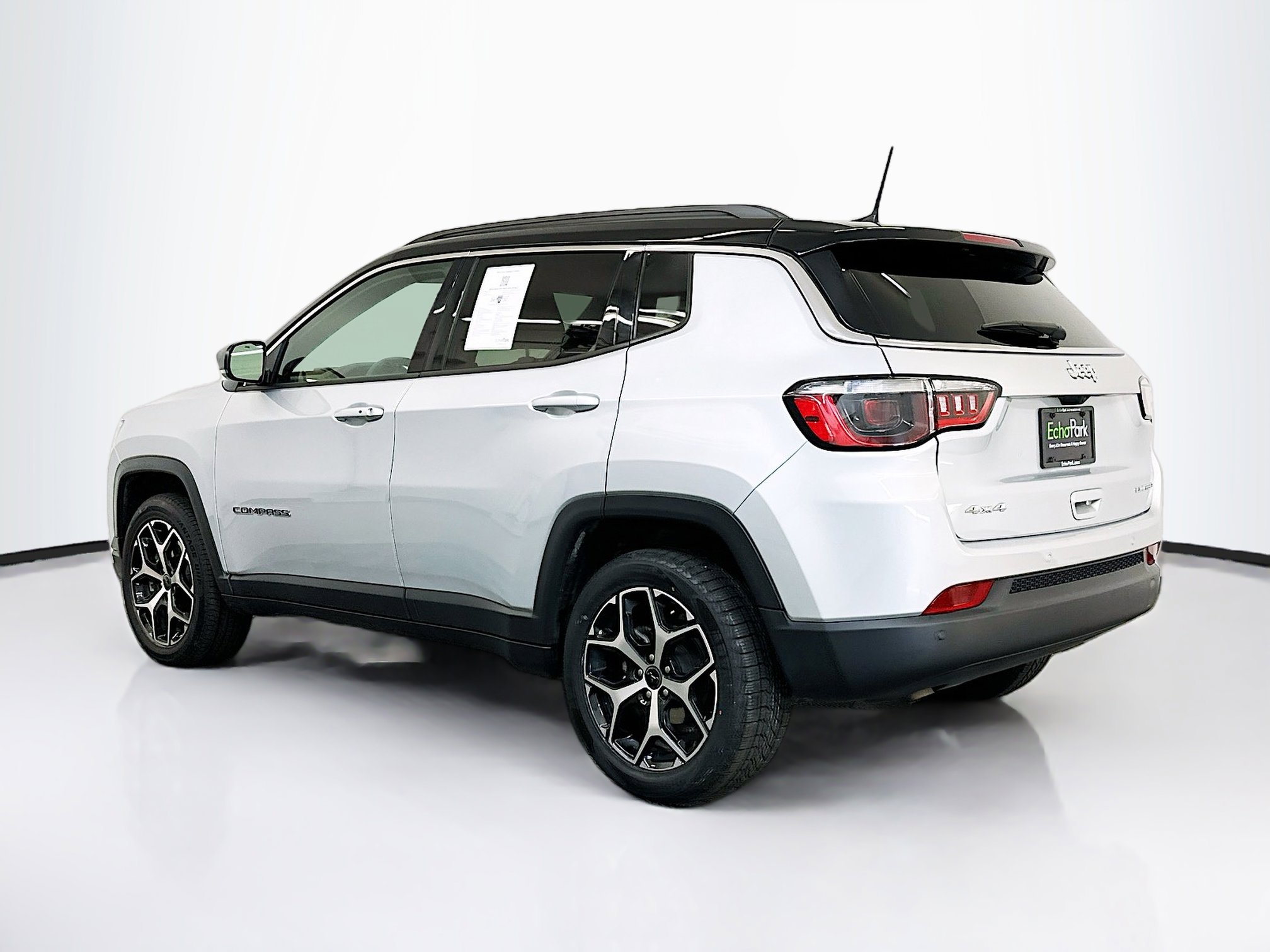 Used 2025 Jeep Compass Limited image 5