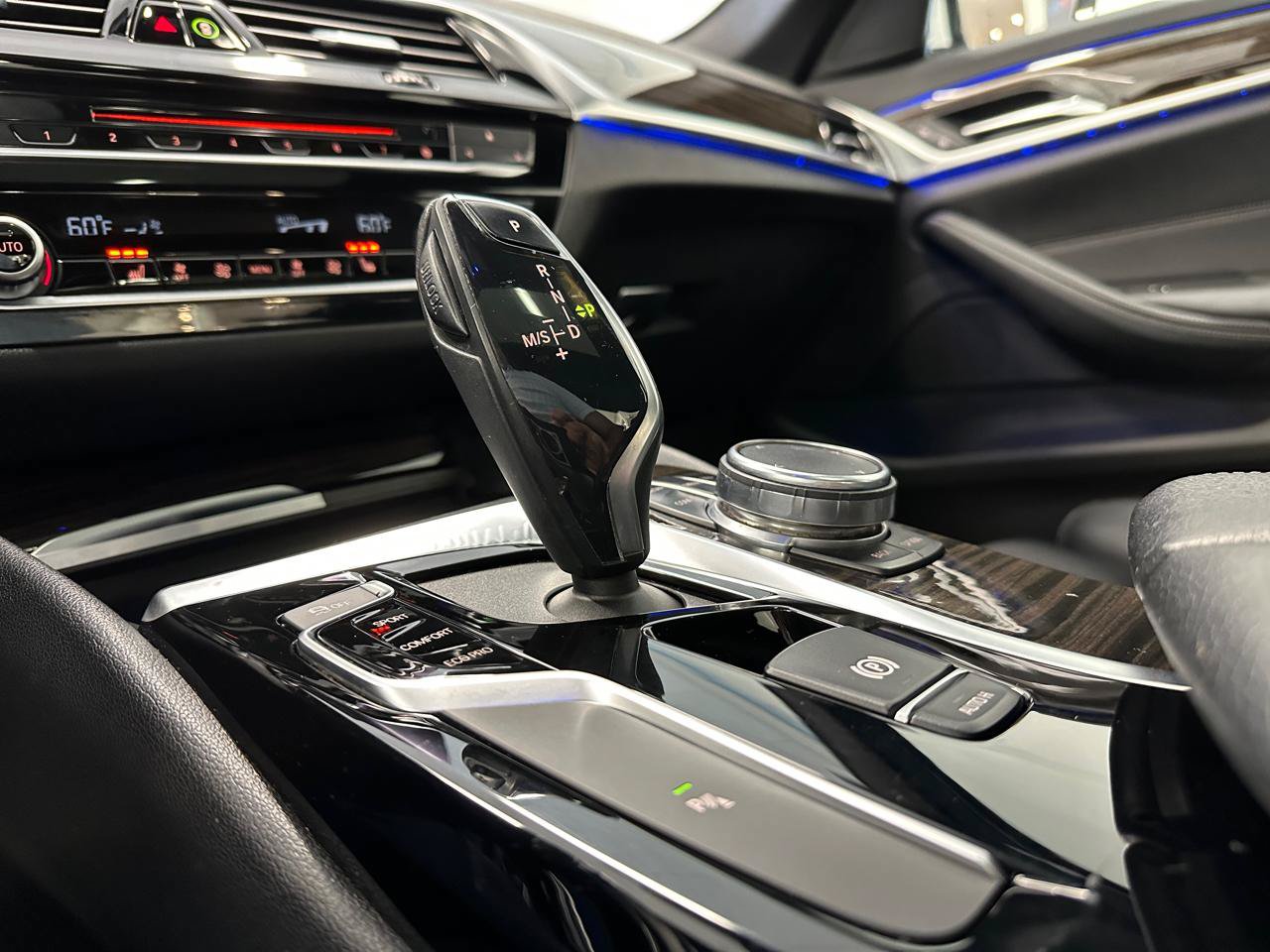 Used 2019 BMW 530i w/ Convenience Package RWD image 43