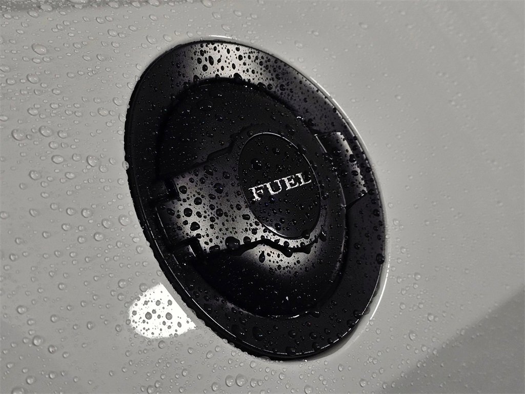 Used 2015 Dodge Challenger R/T Plus image 34