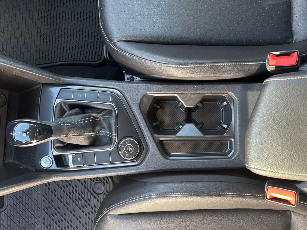 Used 2022 Volkswagen Tiguan SE image 32